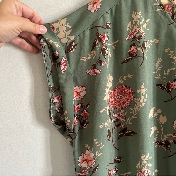 Rue plus green floral flows top blouse sz 3X - Picture 7 of 9